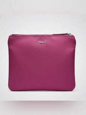 🛫Tumi For Delta Burgundy Cosmetic Bag Sleek Design Zipper Closure-Like New✈️